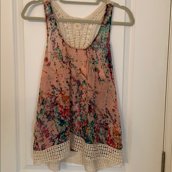 Sleeveless Top - Picture 1 of 2